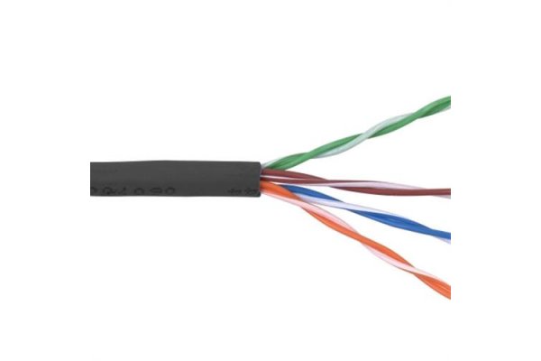BELDEN CAT5E U / UTP 305M PE ZWART TREKDOOS