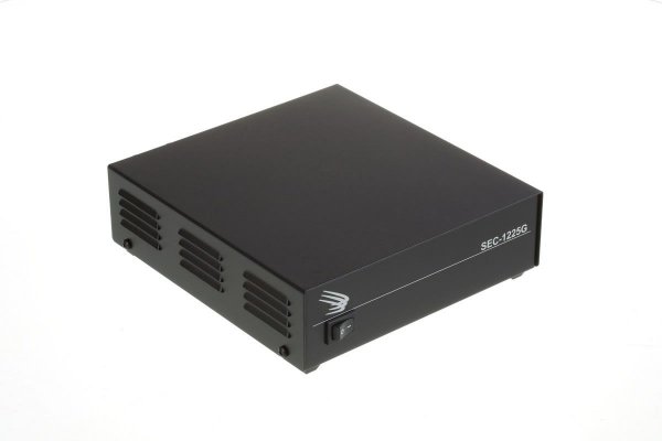 Voeding SEC-1225G in: 115-230V AC uit: 13,8- DC 23A